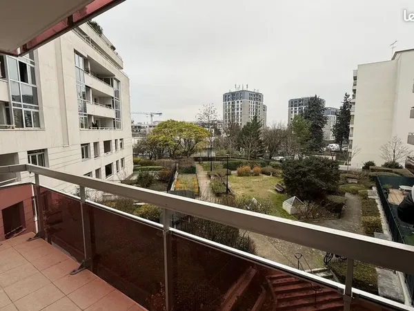 Studio 1 pièce 29 m² 