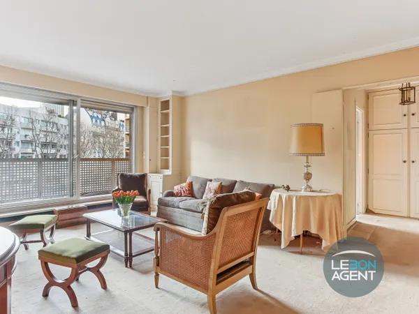 Neuilly, beau 2 pièces 58m², vue dégagée, avec large balcon filant 
