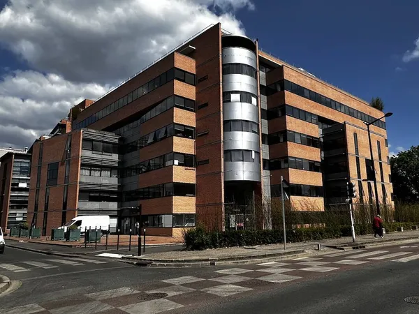 Bureaux 2055 m² 