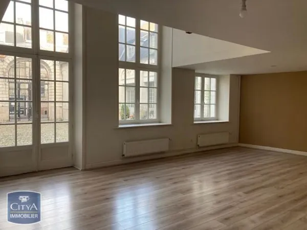 À LOUER : Charmant appartement T3 situé au coeur d'Arras,.... 
