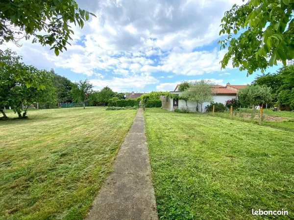 Terrain 600 m² Brax 