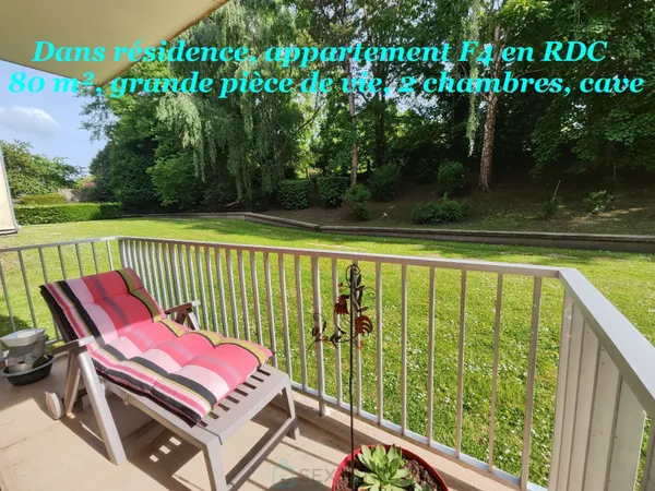 Appartement en résidence 4 pièces 80 m² 