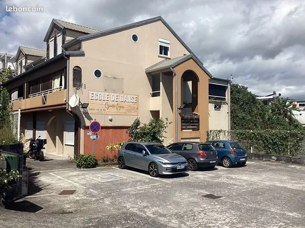 Local commercial 210 m² 