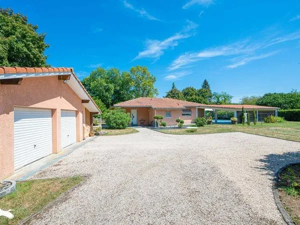 Maison de plain-pied 6 pièces 140 m² 