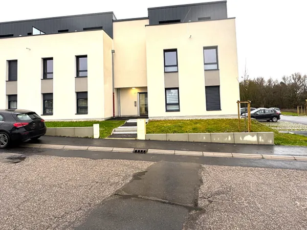 Saint Julien-lès-Metz Appartement récent type F2 avec terrasse et parking 