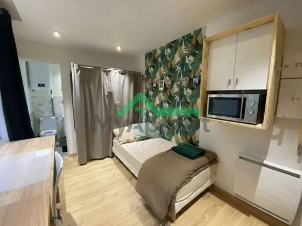 Studio 1 pièce 14 m² 