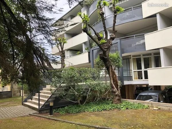 Grand studio de 40 m2 au calme - quartier Lemasson 