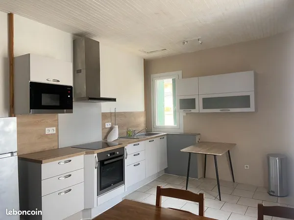 Maison de caractere Plaissan 3 chambres + Garage disponible fevrier 2026 