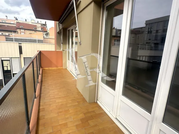 T3 avec balcon et garage 