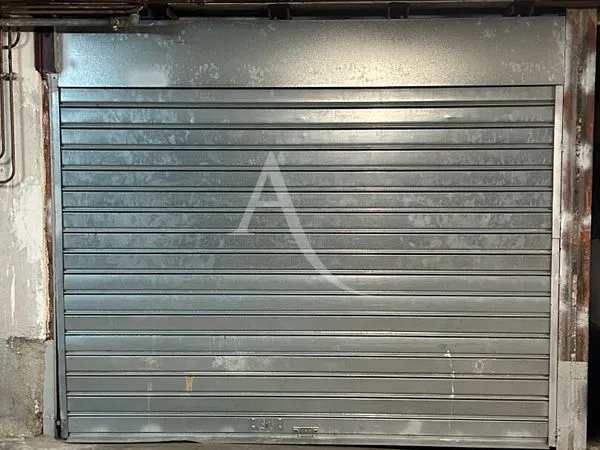 Parking/box 12 m² PARIS 