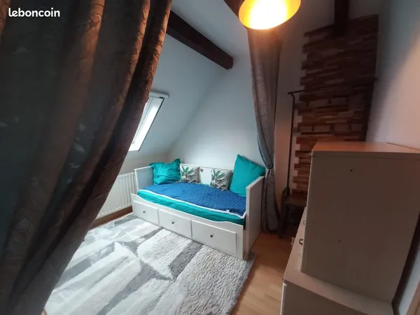 Chambre cosy dans logement spacieux 