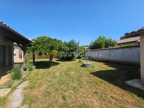 Maison de plain pied trois chambres garage et jardin 