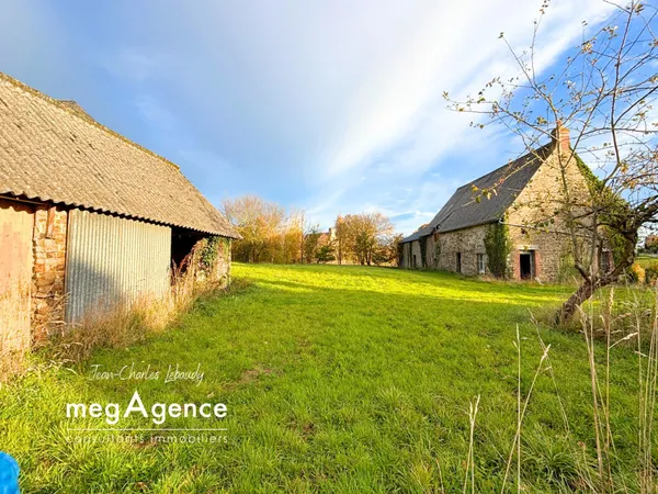Bâtisse à rénover à la campagne 
