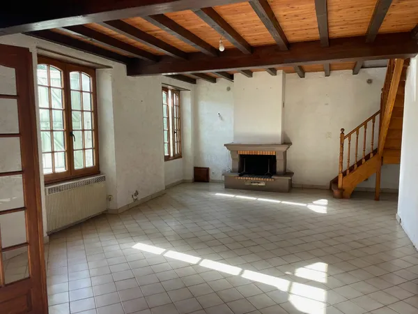 MAISON DE VILLE T3 AVEC JOLI JARDIN ET VERANDA 