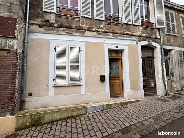 Studio 1 pièce 25 m² 
