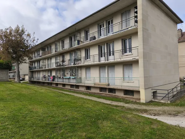 Appartement de Type 4 avec balcon proche centre ville 