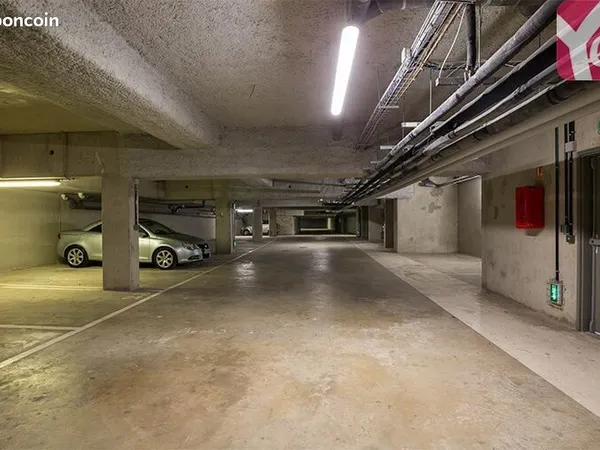 Location place de parking souterrain sécurisée proche métro St Michel 