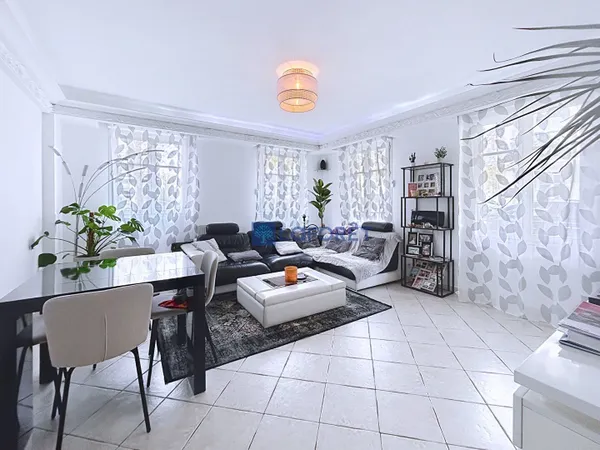 T3 EN REZ DE CHAUSSEE (60 m2) - PARKING INCLUS - BUSSY ST GEORGESt 