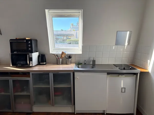 Location Studette Paris 16 16m² douche toilettes 