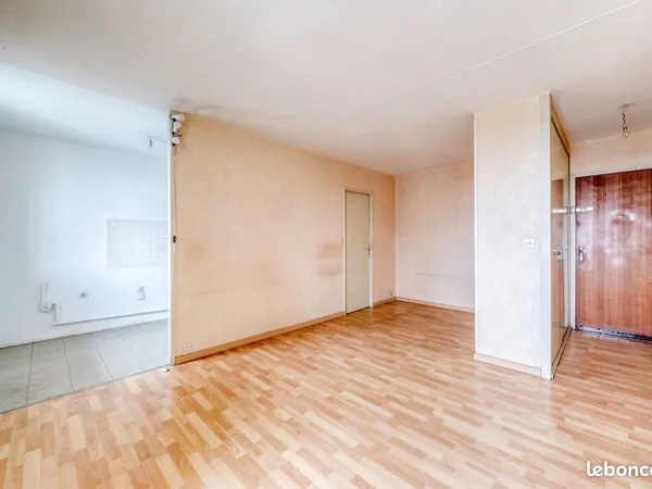 Studio 1 pièce 30 m² 