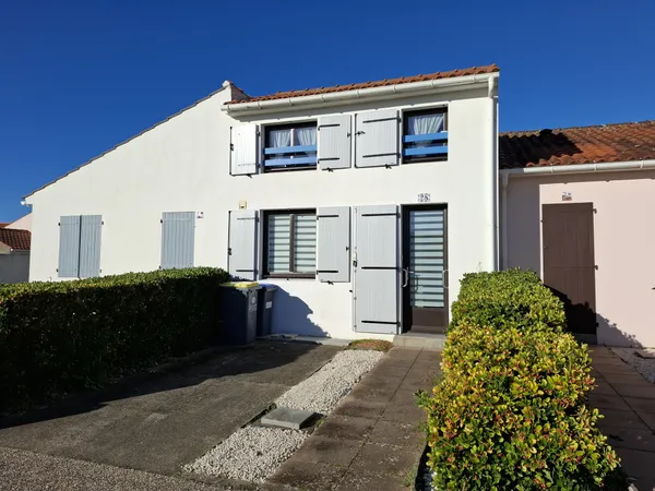 Maison traversante 2 chambres avec grande terrasse 