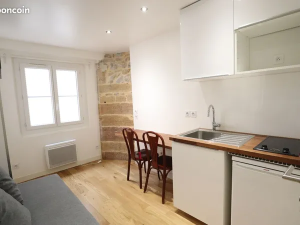 Studio 1 pièce 14 m² 
