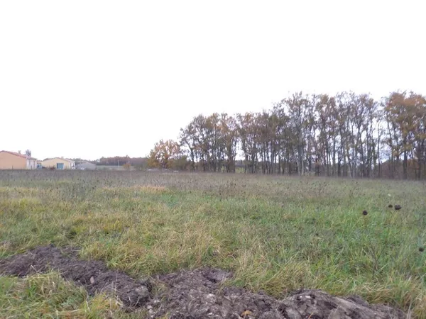 Terrain 700 m² 