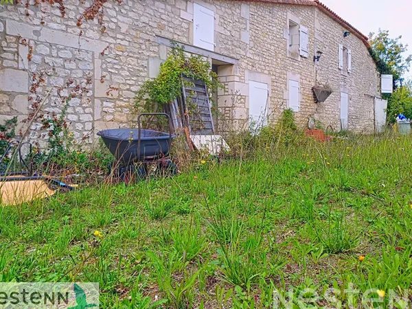 Propriété à vendre de plus de 300 m² habitables ente Saujon et Saint Sulpice de Royan à rnover 