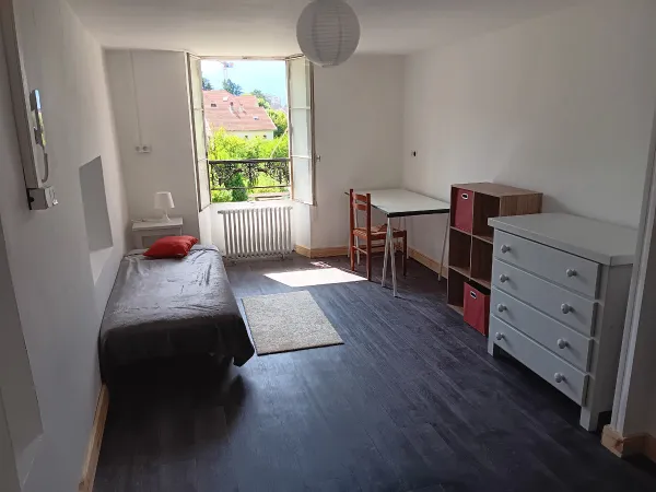 Loue chambre meublée 14m² - proche campus Grenoble - Gières (38) 