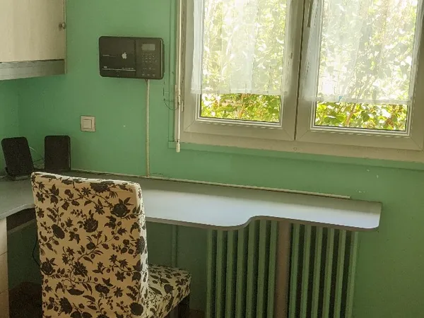 Loue chambre meublée 