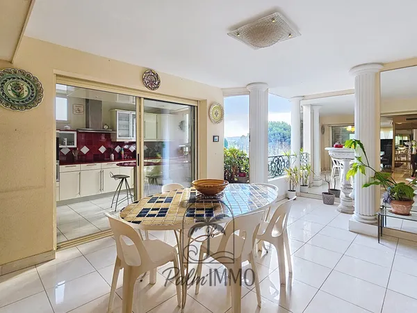 Appartement T3 de 118m2 avec terrasse, ascenseur et garage d 