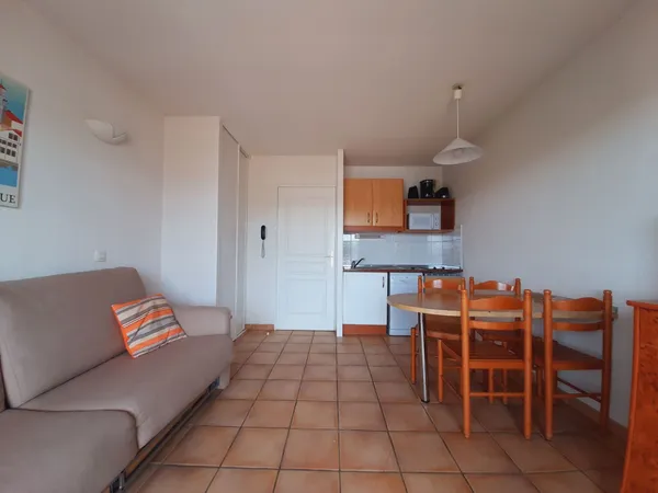 STUDIO + PARKING - QUARTIER SOCOA 