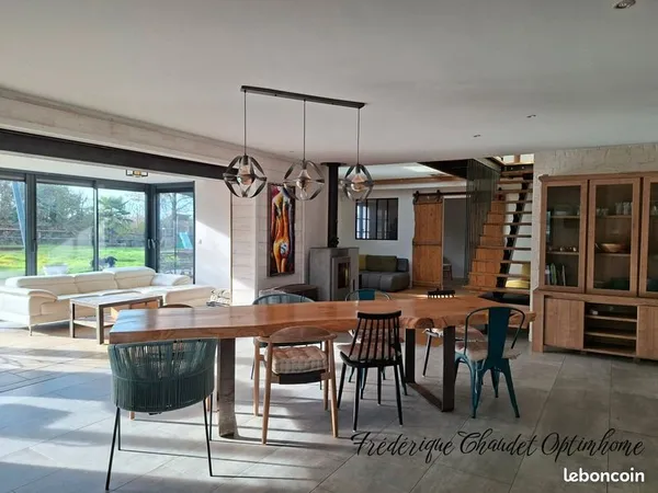 Propriété 6 pièces 225 m² 