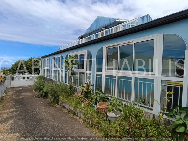 A VENDRE - UNE MAISON T5/6 DE 195.31 M2 ENVIRON - SAINT-JOSE 