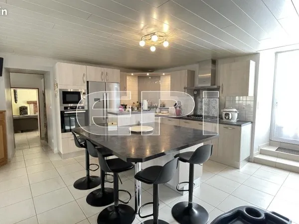 Maison 8 pièces 169 m² 