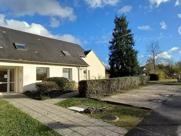 Local commercial 253 m² Vineuil 