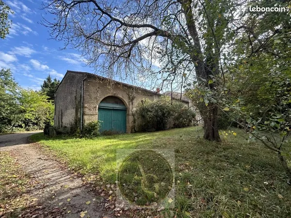 Maison 13 pièces 550 m² 