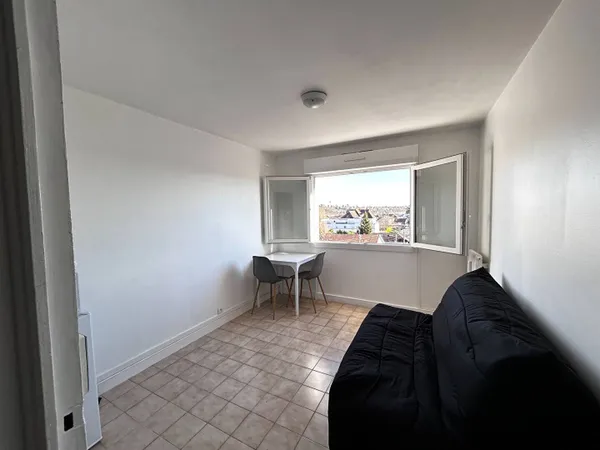 Studio 1 pièce 14 m² 