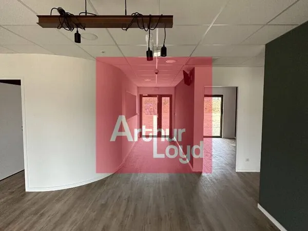 Bureaux 311 m² 