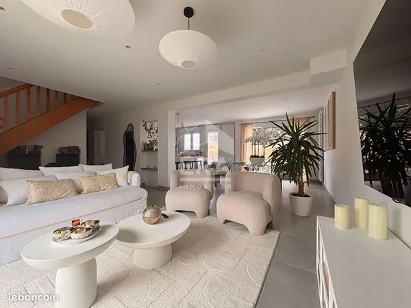 Maison 8 pièces 160 m² 