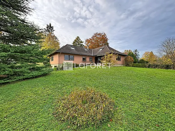 Maison 8 pièces 198 m² 
