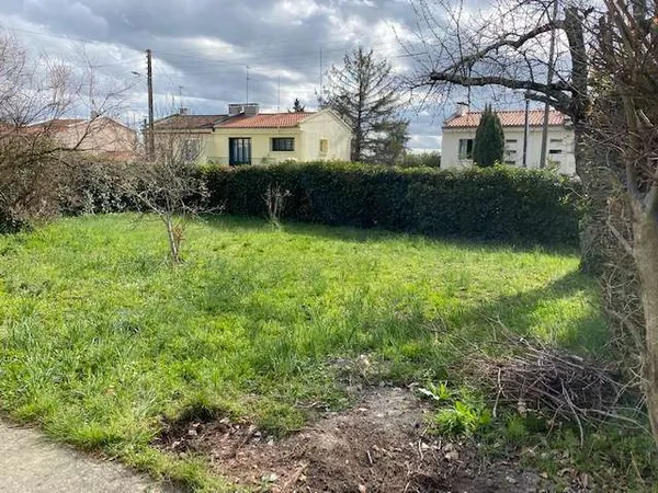 Terrain en individuel 700 m² 