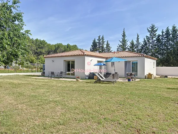 Cotignac - Maison récente de plain-pied 116 m², 3 chambres, terrain plat 