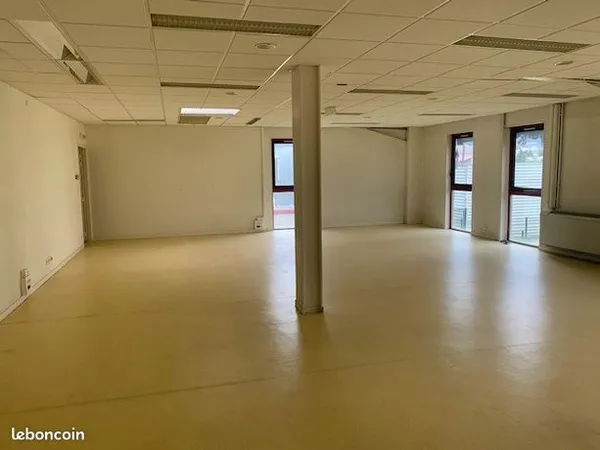 Bureaux 1260 m² 