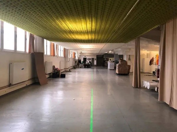 Local d'activité 160 m² 