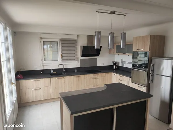 Maison meublée 5 chambres 2 salles de bains proche gare 