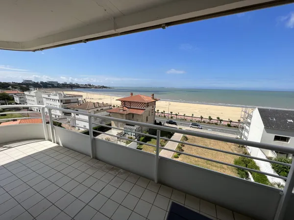 ROYAN - QUARTIER DU PARC - BEL APPARTEMENT VUE MER - AVEC GARAGE 