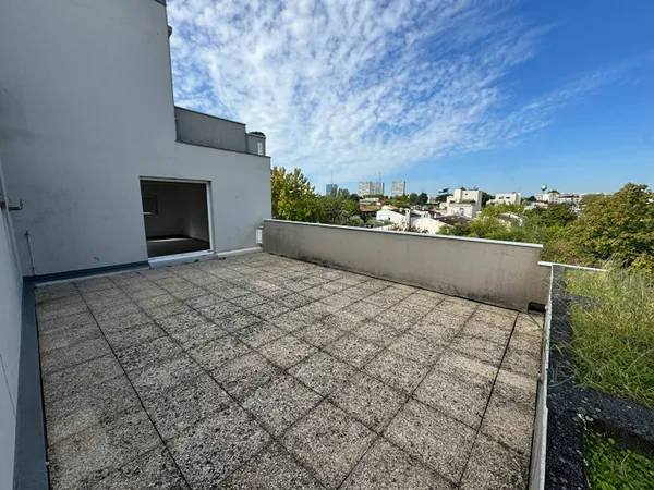 33310 LORMONT - Appartement 5 pièces de 92 m2 avec grande terrasse et garage à vendre 