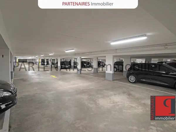 Parking en sous sol Le Chesnay Rocquencourt 12 m² 