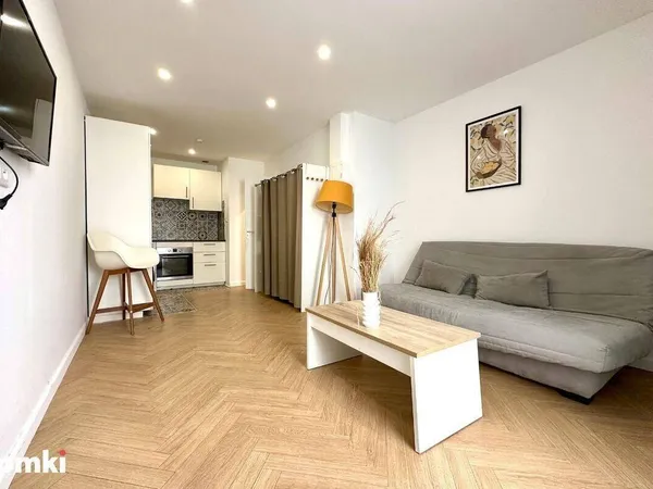 Studio 1 pièce 24 m² 